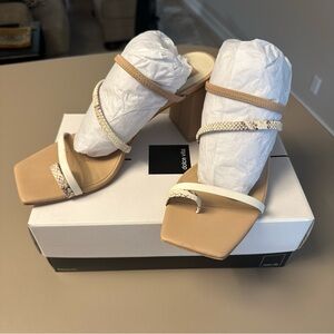 Dolce Vita prisma bone multi snake embossed Stella size 10 heel super comfy nude